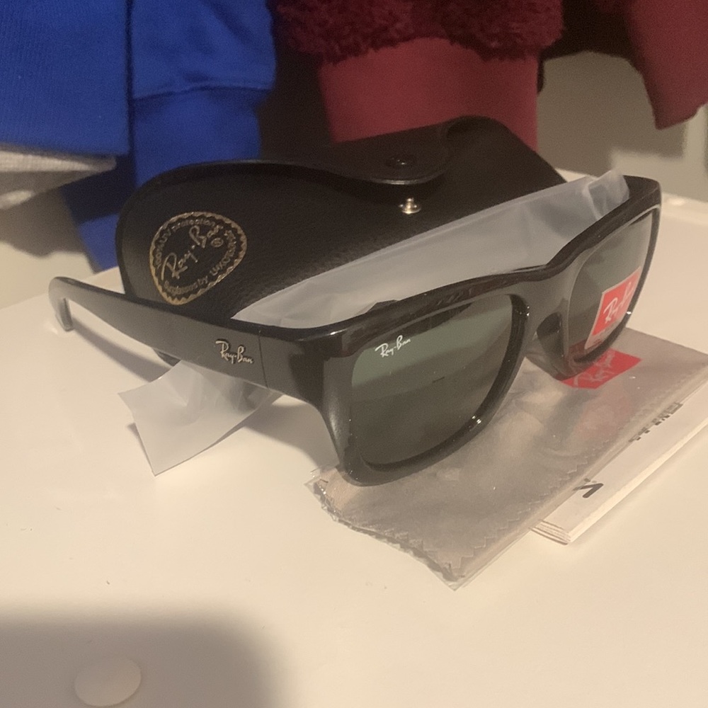 Ray-Ban - Picture 2 of 4